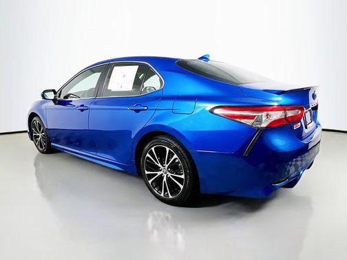 Blue Streak Metallic 2020 Toyota Camry SE