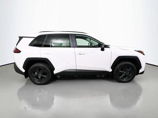 Ice 2026 Toyota RAV4 LE