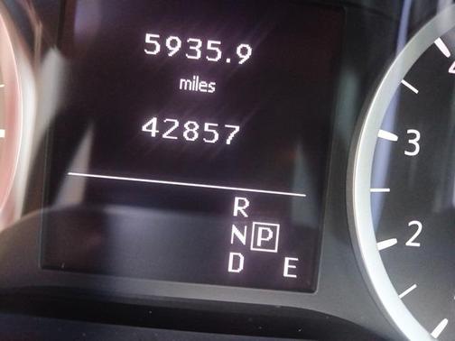 2017 INFINITI QX30 Premium