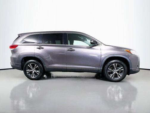 2019 Toyota Highlander LE I4