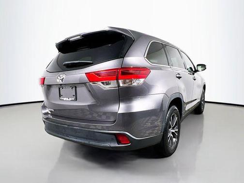 2019 Toyota Highlander LE I4