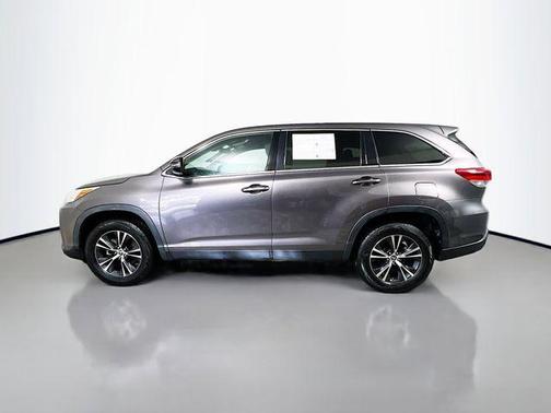 2019 Toyota Highlander LE I4