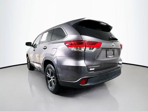 2019 Toyota Highlander LE I4