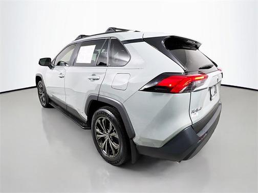 2022 Toyota RAV4 Hybrid XLE Premium