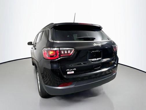 Diamond Black Crystal Pearlcoat 2024 Jeep Compass Latitude
