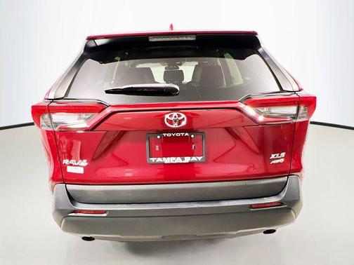 Pearl 2021 Toyota RAV4 XLE