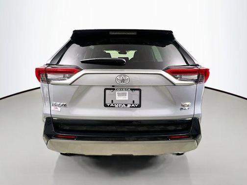 2025 Toyota RAV4 Hybrid SE