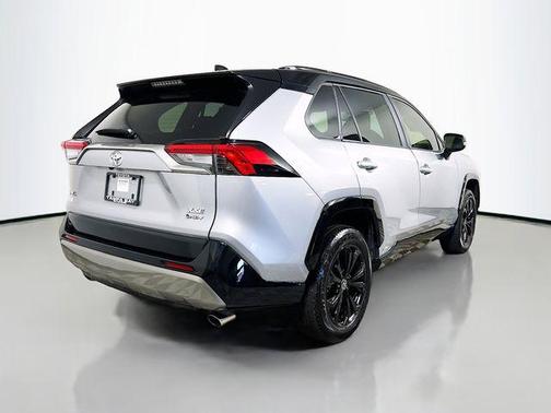 2025 Toyota RAV4 Hybrid SE