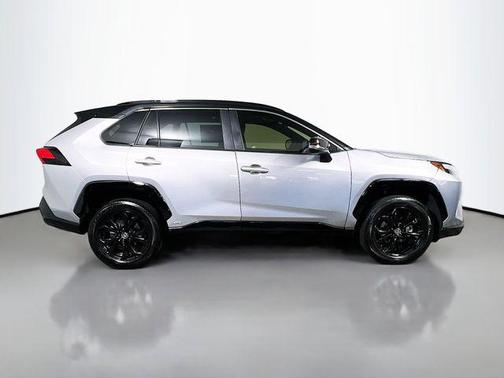 2025 Toyota RAV4 Hybrid SE