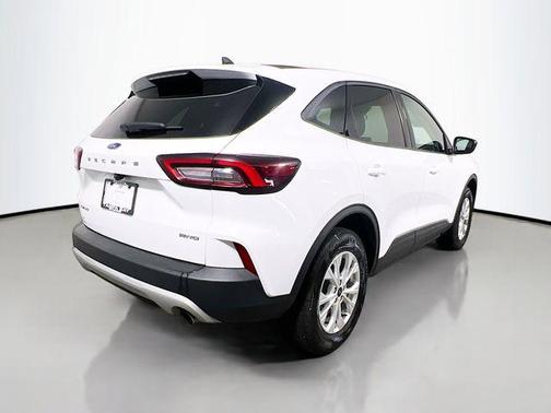 Oxford White 2025 Ford Escape Active