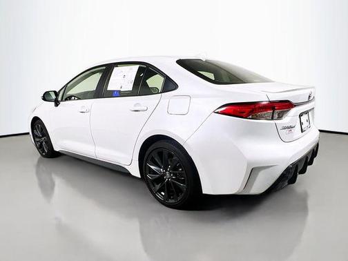 Pearl 2025 Toyota Corolla Hybrid SE