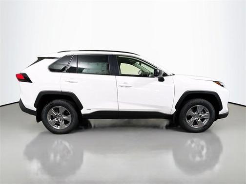 2025 Toyota RAV4 Hybrid SE
