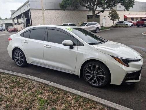 Photo 2 of 26 of 2021 Toyota Corolla SE