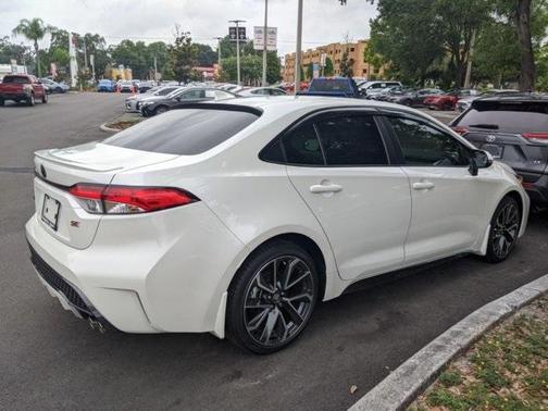 Photo 4 of 26 of 2021 Toyota Corolla SE