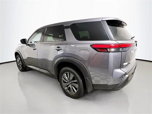 2023 Nissan Pathfinder S FWD