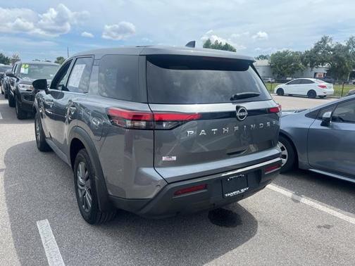 2023 Nissan Pathfinder S FWD
