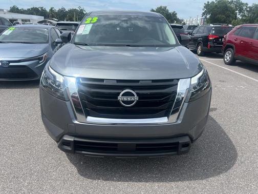 2023 Nissan Pathfinder S FWD