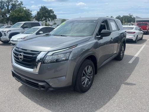2023 Nissan Pathfinder S FWD
