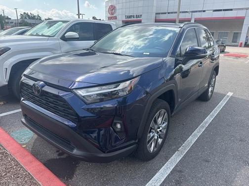 2022 Toyota RAV4 XLE Premium
