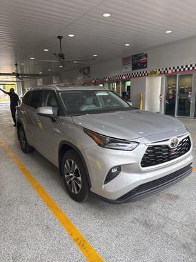 2024 Toyota Highlander XLE