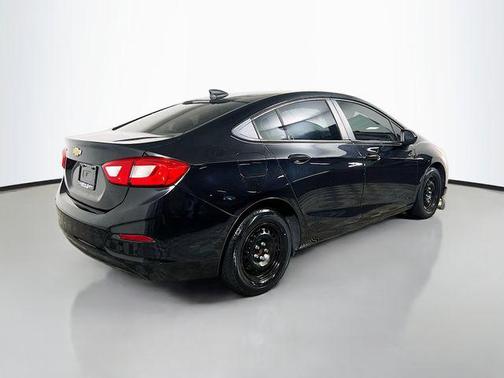 Mosaic Black Metallic 2018 Chevrolet Cruze LS