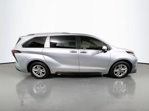Celestial Silver Metallic 2021 Toyota Sienna Limited 7-Passenger