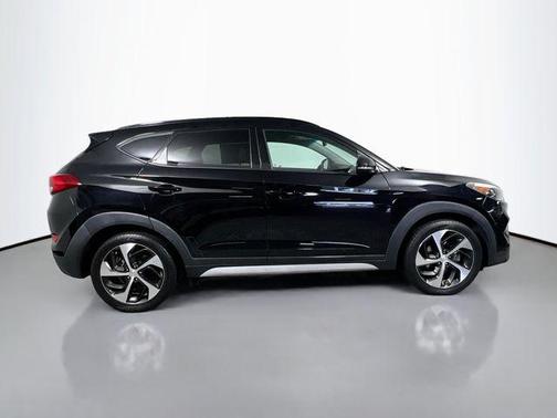 Black Noir Pearl 2018 Hyundai TUCSON Value