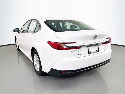 Ice 2025 Toyota Camry LE