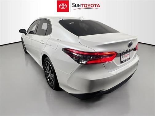 2023 Toyota Camry Hybrid XLE