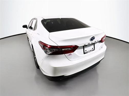 2023 Toyota Camry Hybrid XLE