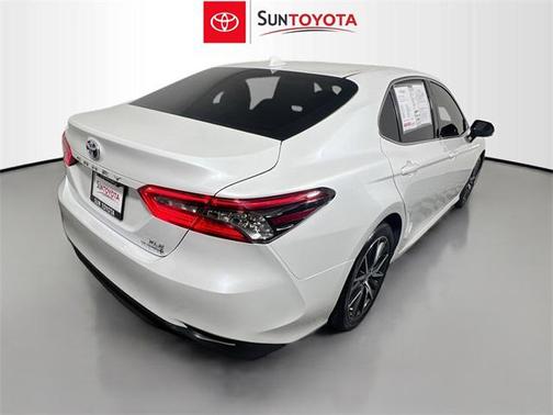 2023 Toyota Camry Hybrid XLE