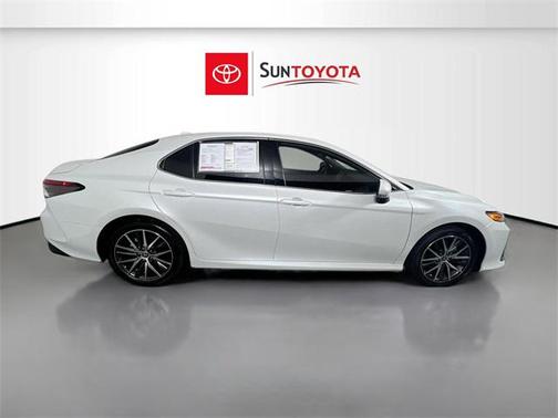 2023 Toyota Camry Hybrid XLE