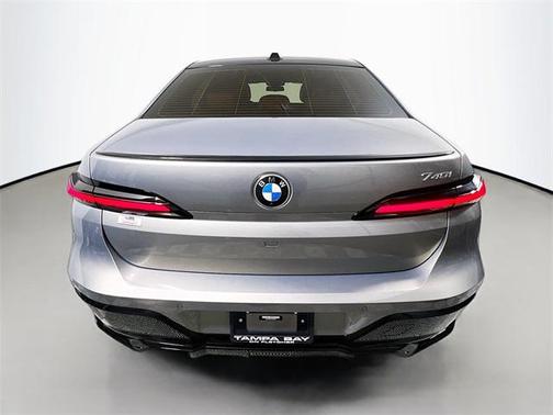 2023 BMW 740 i