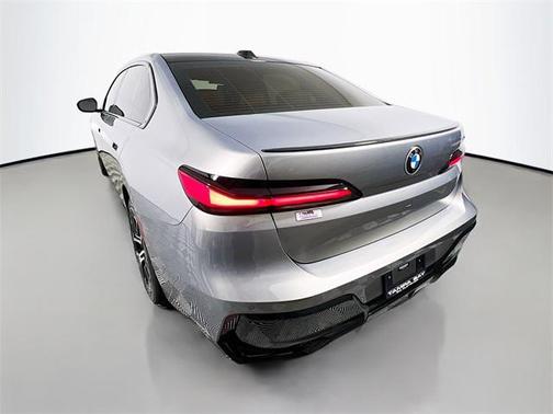 2023 BMW 740 i