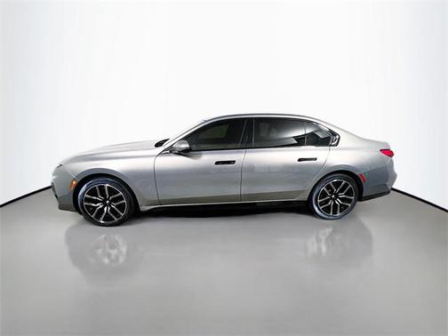 2023 BMW 740 i