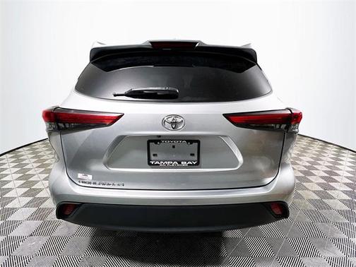 2022 Toyota Highlander L