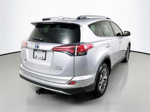 2017 Toyota RAV4 Hybrid XLE