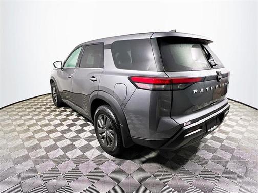 2023 Nissan Pathfinder S 4WD