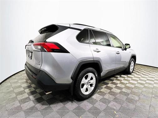 Silver Sky Metallic 2021 Toyota RAV4 Hybrid XLE