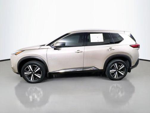 Champagne Silver Metallic 2021 Nissan Rogue SL