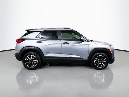 Sterling Gray Metallic 2025 Chevrolet Trailblazer LT