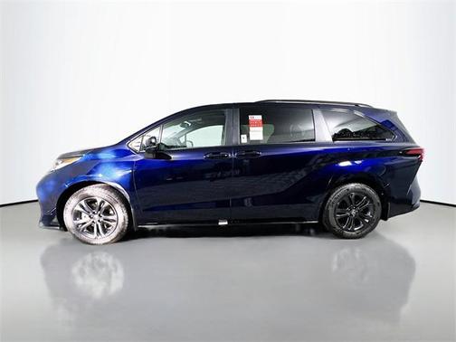 2025 Toyota Sienna XSE 7 Passenger