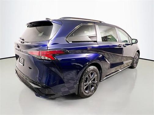 2025 Toyota Sienna XSE 7 Passenger