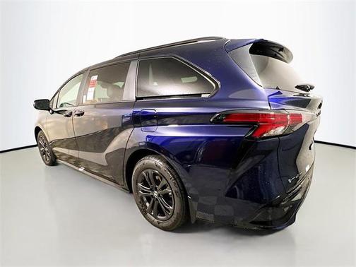 2025 Toyota Sienna XSE 7 Passenger