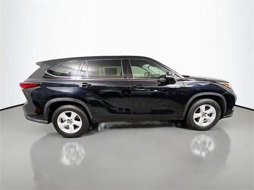 2020 Toyota Highlander LE