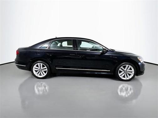 2017 Volkswagen Passat 1.8T SE w/Technology