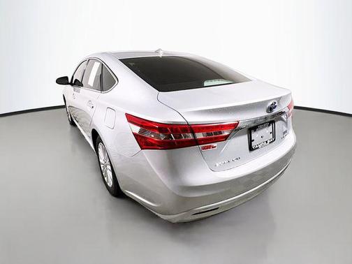 Classic Silver Metallic 2014 Toyota Avalon Hybrid Limited