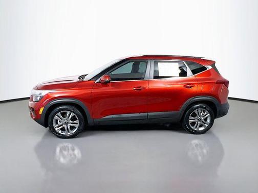 Mars Orange 2023 Kia Seltos S