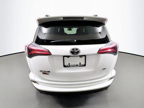 Super White 2018 Toyota RAV4 LE