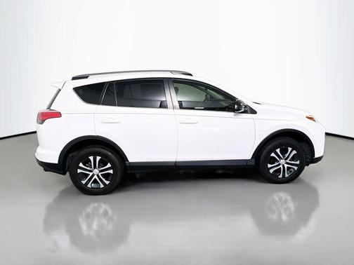 Super White 2018 Toyota RAV4 LE